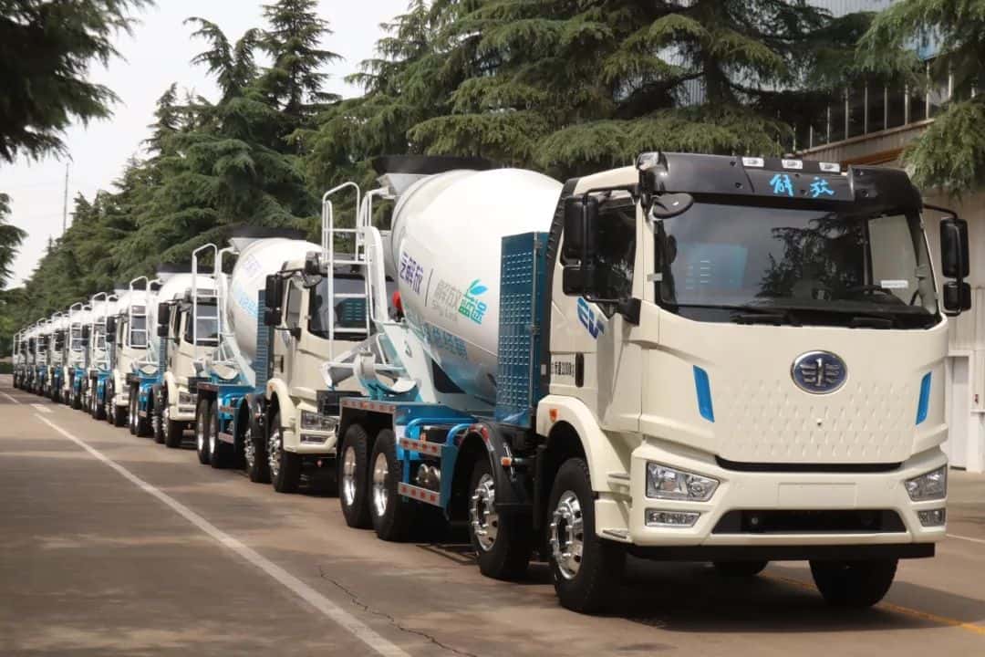 中集車輛新能源攪拌車，硬核助力西南地區(qū)重點工程建設(shè)